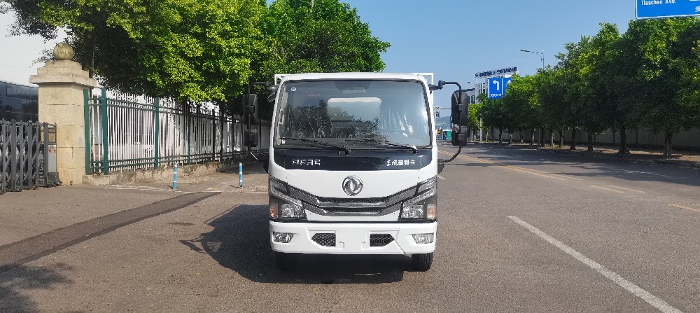 國(guó)省道清掃保潔車
